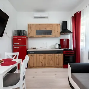 Spacious And Cozy In , Bucarest Romania